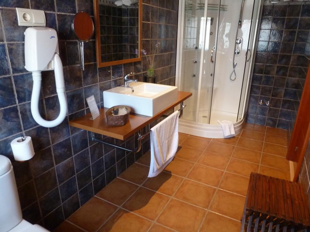 Hotel H Con Encanto Binéfar Δωμάτιο φωτογραφία