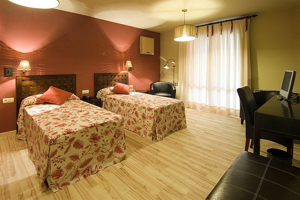 Hotel H Con Encanto Binéfar Εξωτερικό φωτογραφία