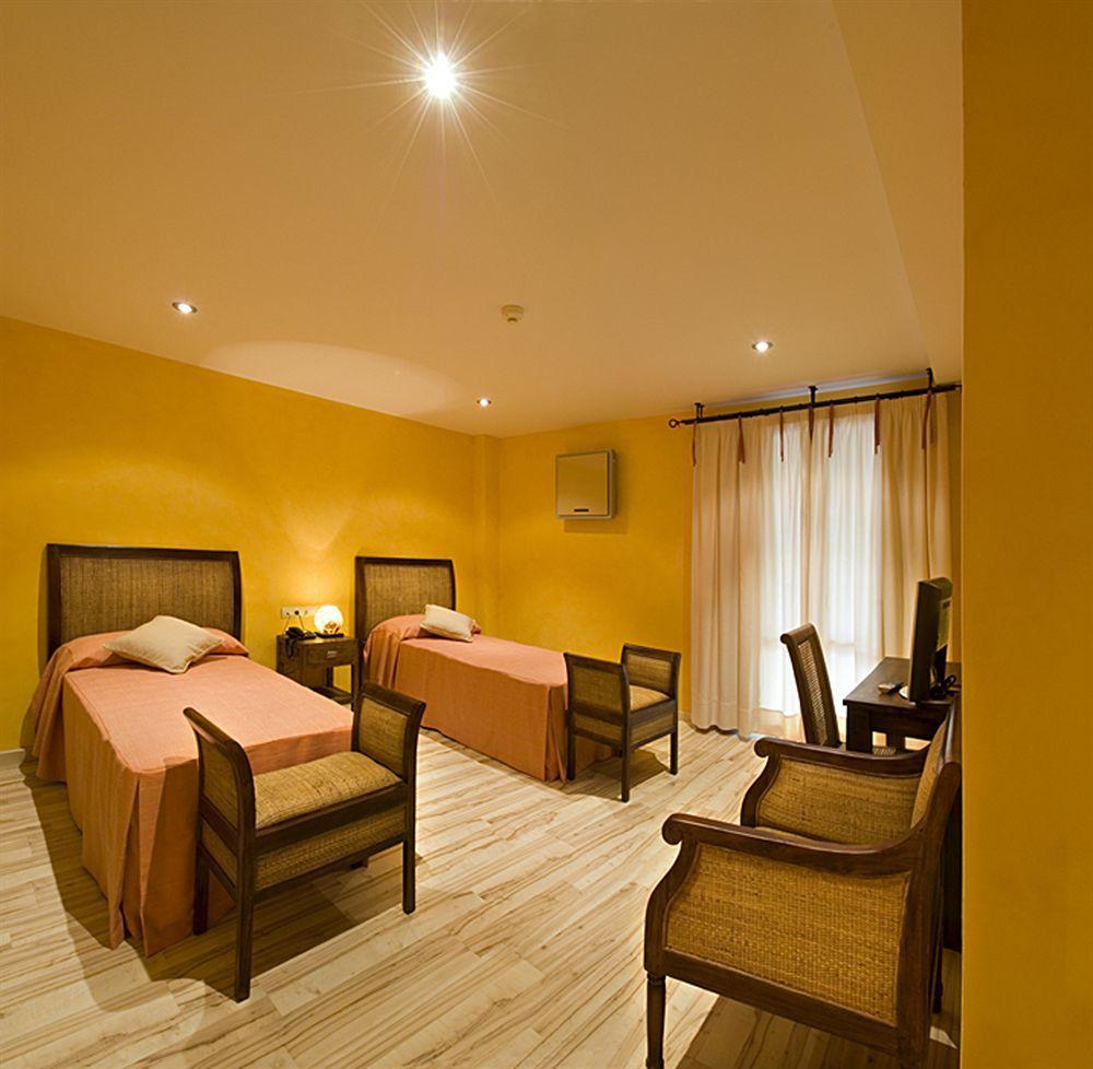 Hotel H Con Encanto Binéfar Εξωτερικό φωτογραφία